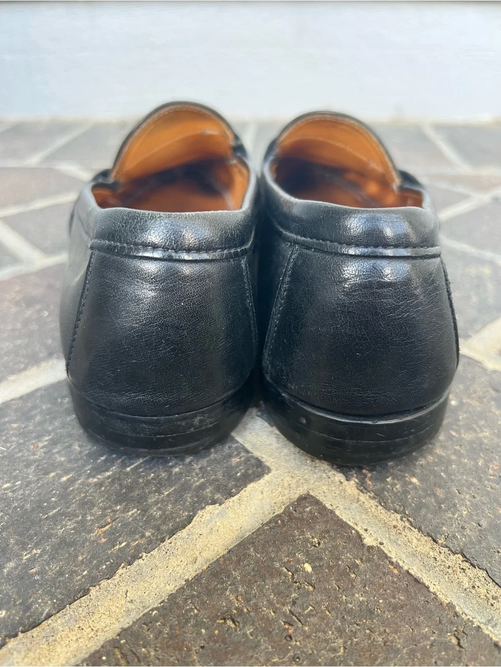 Men’s 8 G.H. Bass & Co. Black Leather Loafers